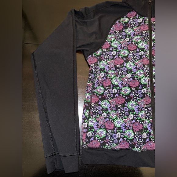 Lululemon Long Sleeved Jacket Size 10 - Picture 3 of 11